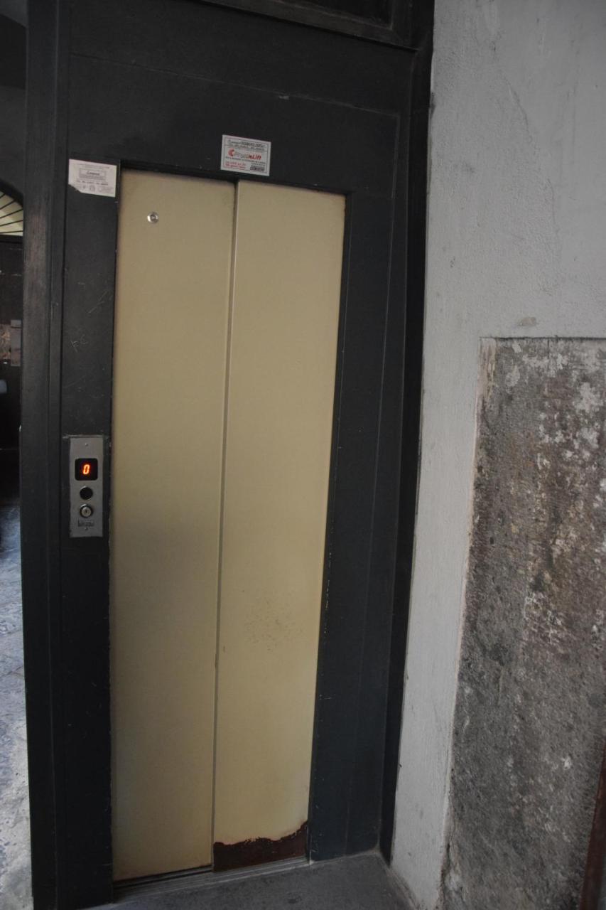 Napoli Squares Suites Екстериор снимка