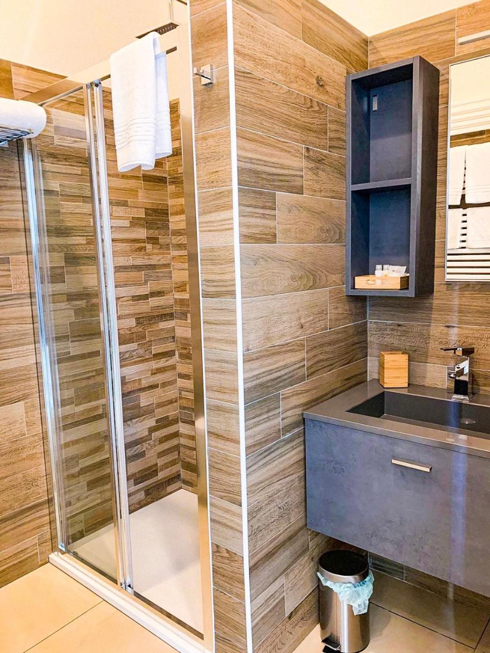 Napoli Squares Suites Екстериор снимка