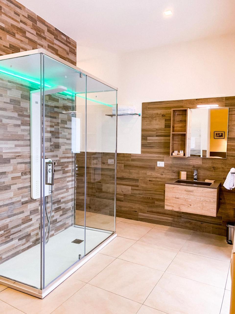 Napoli Squares Suites Екстериор снимка